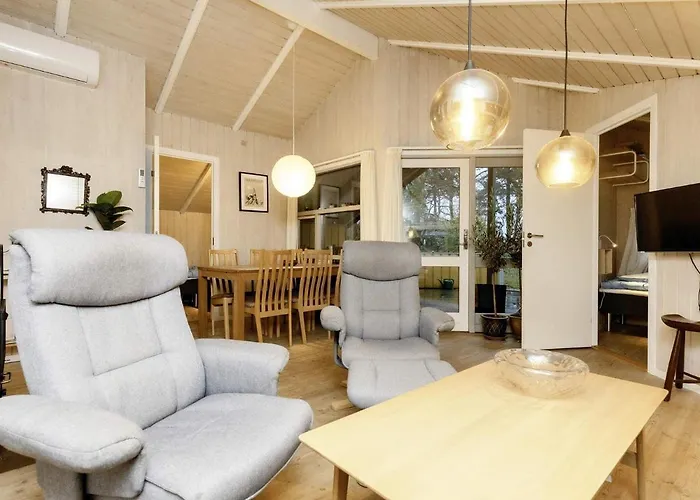 6 Person In Idestrup-by Traum
